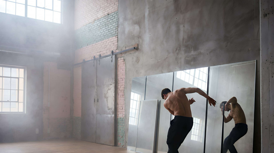 Burn, danza per teatro di A.J. Weissbard al Parco della Musica di Roma