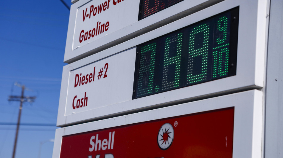  Ft, colloqui tra Trump e consiglieri per valutare uno stop all'export di gasolio 
