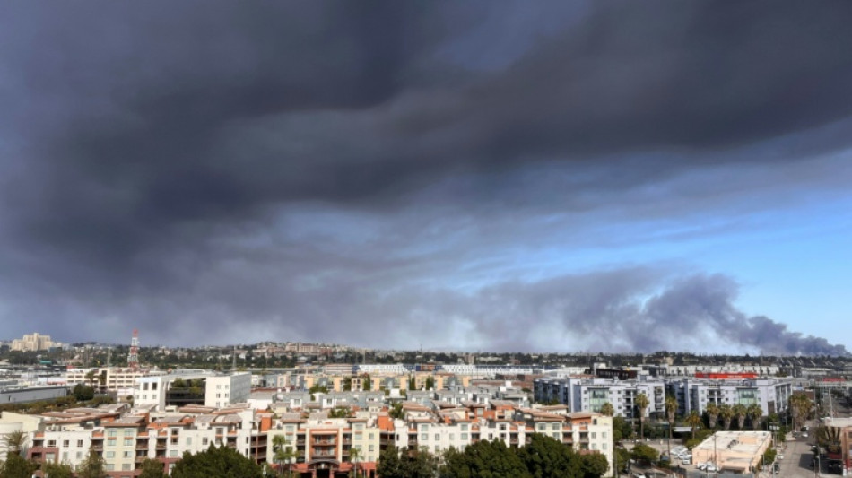  Los Angeles under state of emergency due to warehouse fire 