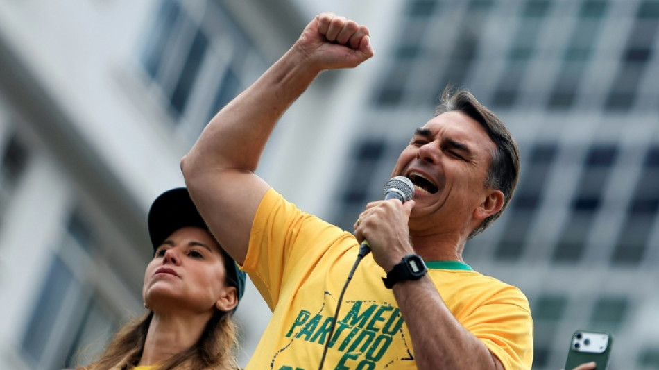 Bolsonaro arenga contra Lula y poder judicial antes de duelo presidencial en Brasil  