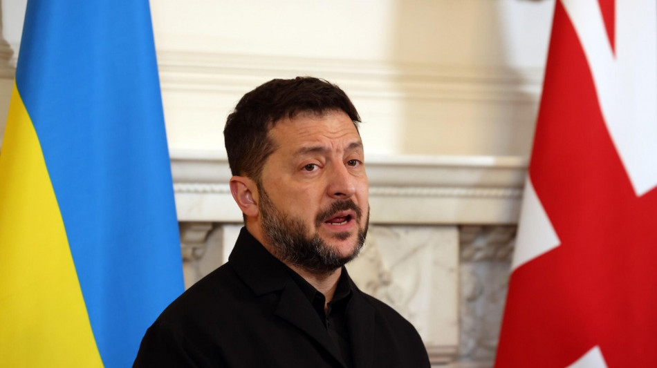  Zelensky, 'in corso attacco russo, Mosca sfrutta nostri problemi con Starlink' 