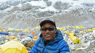 Alpinista nepalês bate recorde ao escalar o Everest pela 27ª vez