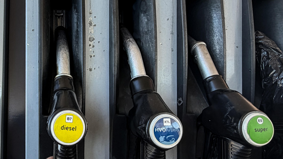  Benzinai lanciano proposta per price cap statale sui carburanti 