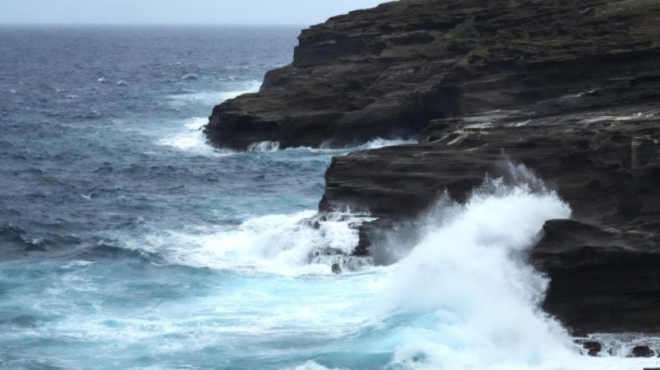  Hurricane warning issued for westernmost Hawaiian islands 
