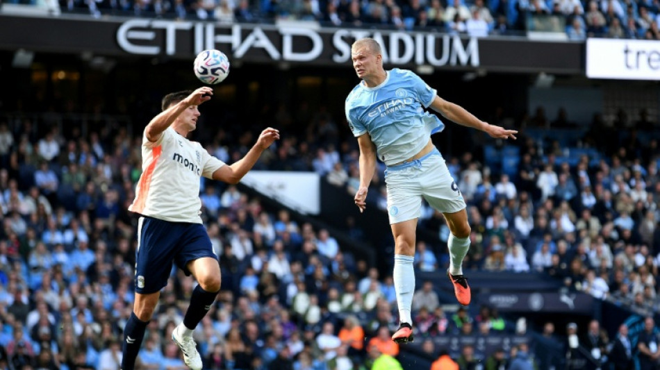  Haaland marca de cabe&ccedil;a e City segue 100% no Ingl&ecirc;s 
