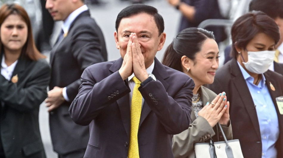 Justiça tailandesa ordena que ex-premiê Thaksin cumpra um ano de prisão