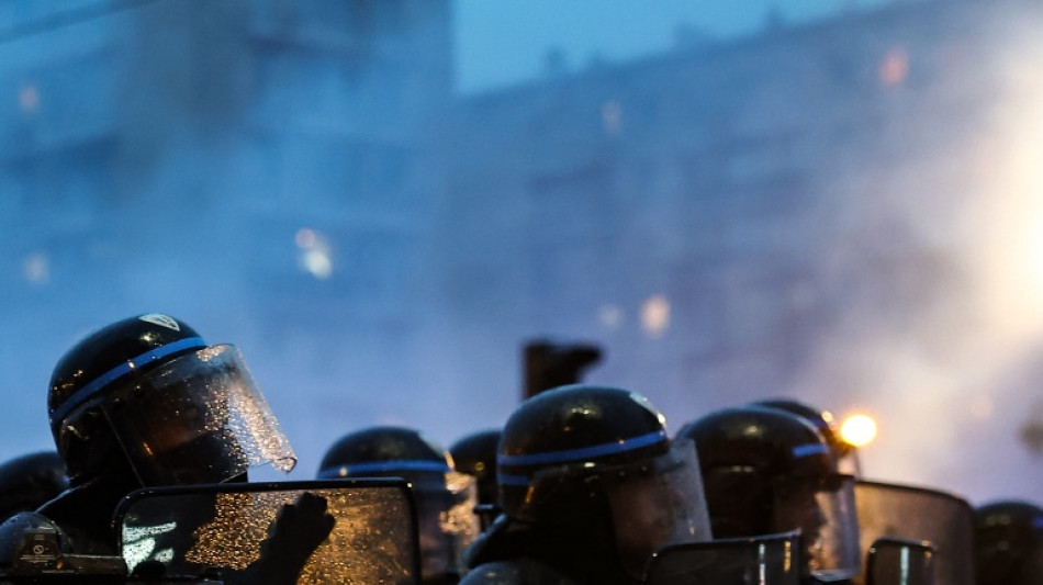  Fast 1000 Festnahmen bei landesweiten Protesten in Frankreich - Zwei Schwerverletzte 