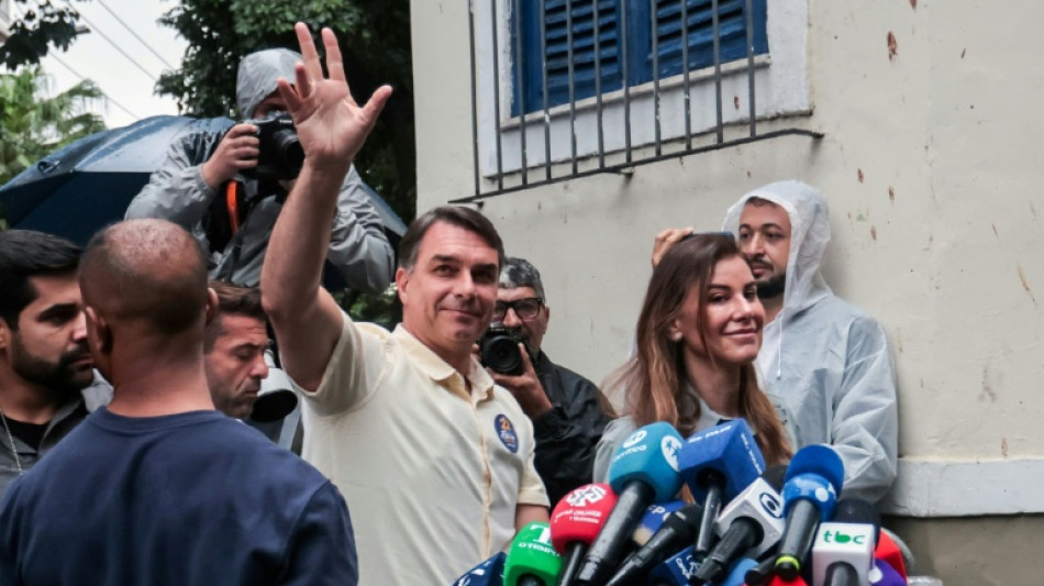  Los brasile&ntilde;os votan para decidir el re&ntilde;ido duelo entre Lula y Bolsonaro 