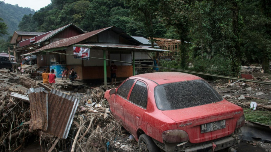 Indonésie: au moins 34 morts dans des inondations et des coulées de lave froide