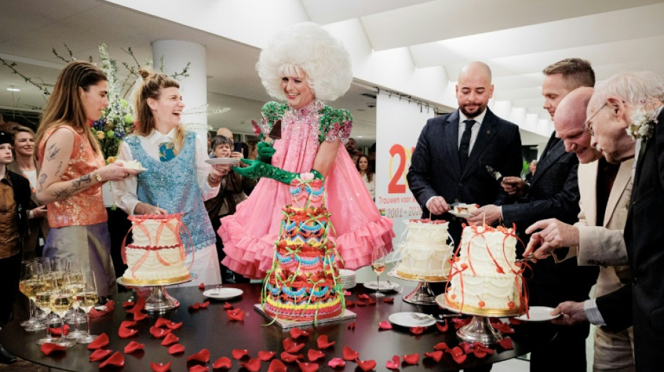 Amsterdam marks 25 years of gay marriage with weddings 