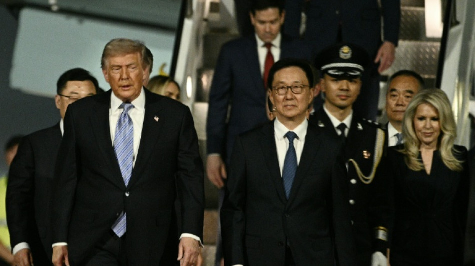  Xi d&eacute;roule le tapis rouge &agrave; Trump sur fond de tensions multiples 