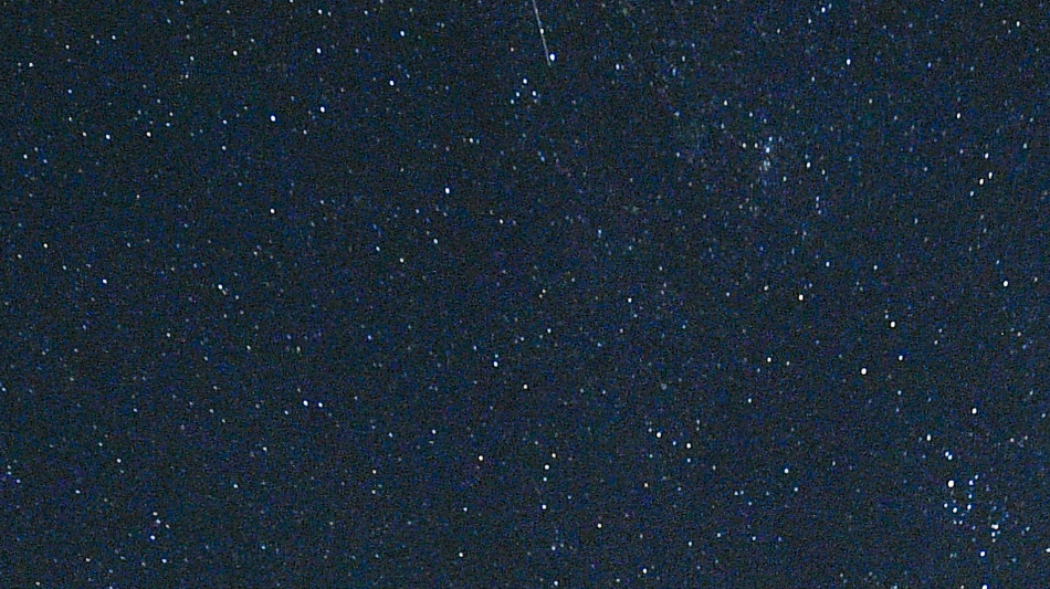 Scoperto un pianeta con la coda da cometa, si sta disintegrando