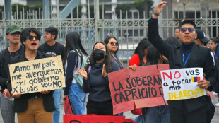 Ecuador suspende las labores por dos días por la crisis eléctrica