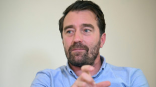 El Salvador merece "algo mejor que pandillas o dictadura", afirma director de ONG exiliada