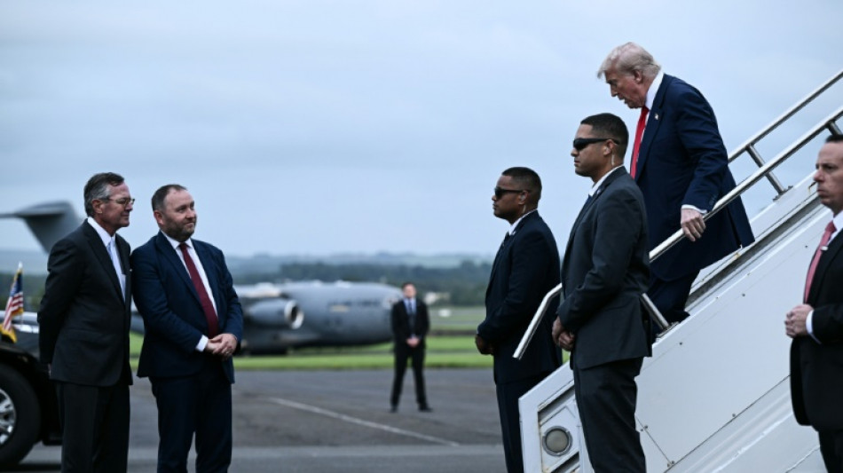 US-Präsident Trump zu fünftägigem Besuch in Schottland eingetroffen