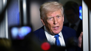 El p&aacute;nico burs&aacute;til crece mientras el mundo busca rebajar los aranceles de Trump