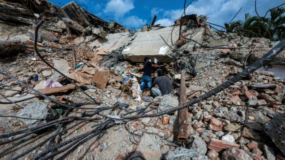  Hunt for last signs of life in Venezuela quake zone 