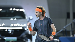 Rublev e Dimitrov v&atilde;o &agrave;s semifinais do Masters 1000 de Xangai