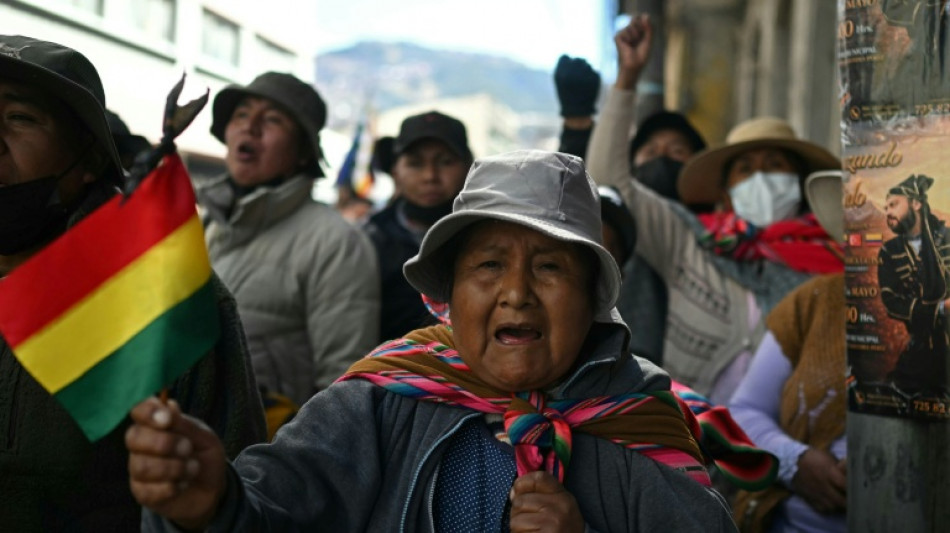  Bolivie: des milliers de manifestants &agrave; La Paz contre le gouvernement, qui envisage l'&eacute;tat d'exception 