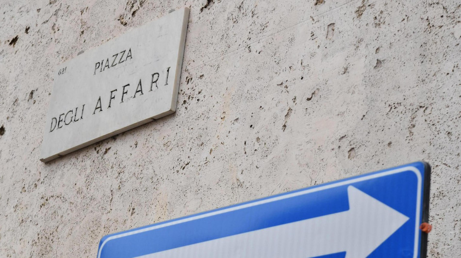 Borsa: Milano parte in rialzo (+0,41%), corrono Mediobanca e Mps