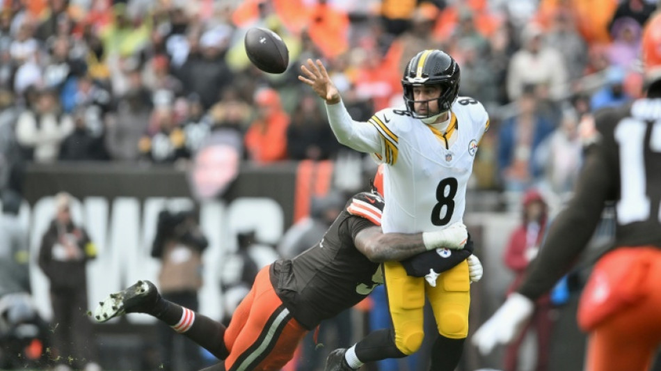 Steelers, Panthers lose to set up showdowns for playoff berths