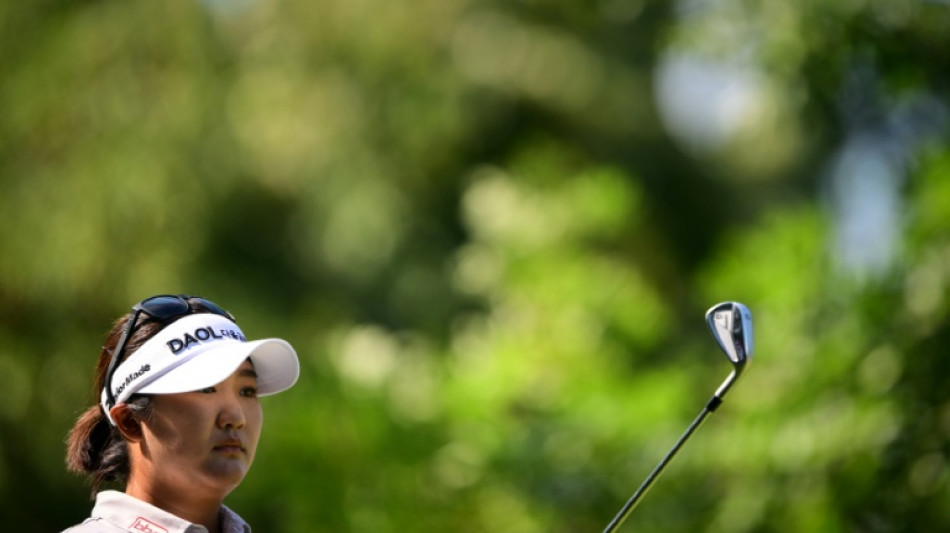  Ryu loses count as she blasts 60 for Evian lead 