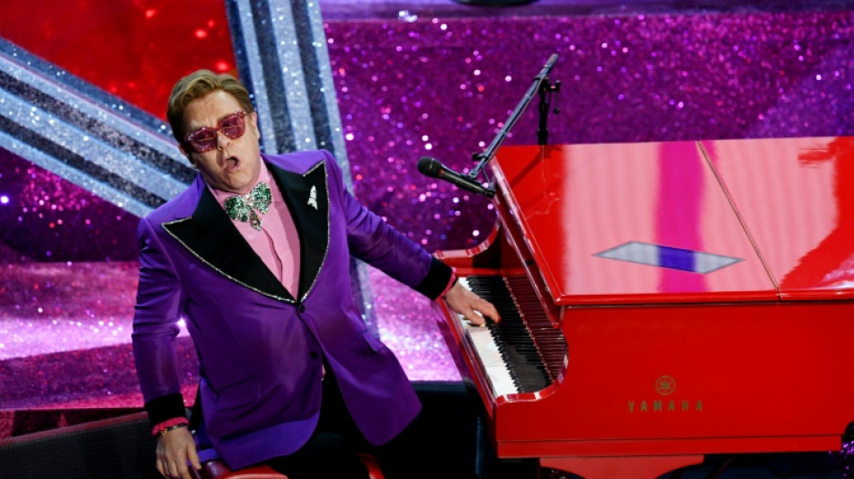 Elton John, atteint du Covid-19, annule deux concerts aux Etats-Unis (communiqué)