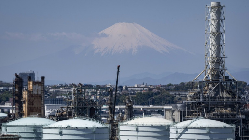 El petr&oacute;leo cae y las bolsas operan con fuertes ganancias por el cese el fuego en Ir&aacute;n