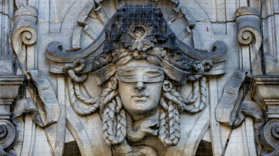 Geld f&uuml;r Privatjet und Luxuswohnung abgezweigt: Lange Haft f&uuml;r Berliner Manager