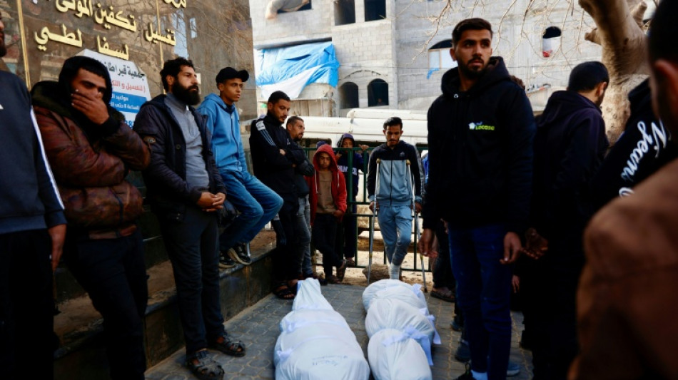  Ataques israelenses em Gaza deixam ao menos 21 mortos 