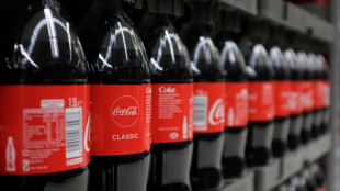 Dans le Coca-Cola ou le Schweppes en bouteille, des microplastiques ind&eacute;sirables