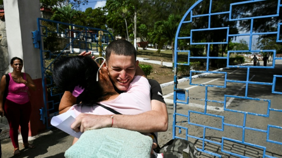  Cuba comienza a liberar presos tras anuncio de indulto 