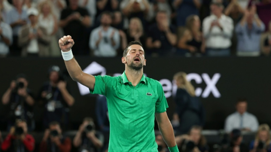  Djokovic vence Sinner em jogo de 5 sets e vai enfrentar Alcaraz na final do Aberto da Austr&aacute;lia 