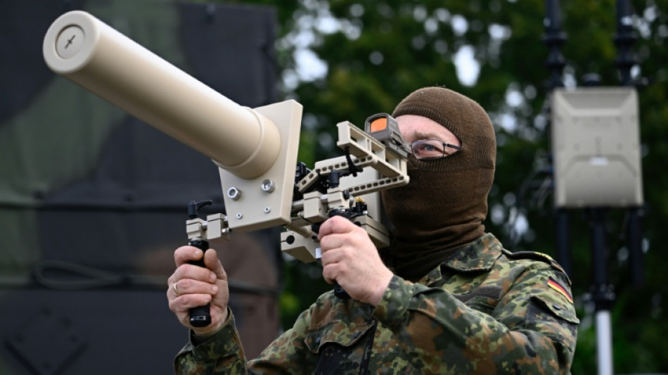  Regierung baut Drohnenabwehr an Flugh&auml;fen aus - Absage an Bundeswehr-Einsatz 