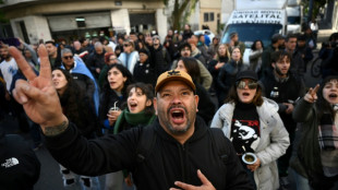 Ex-presidente argentina Kirchner pede para cumprir pena em prisão domiciliar