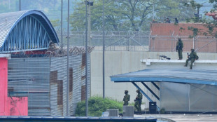 Soldiers enter Ecuador jail in search for gang leader