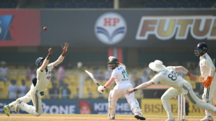 South Africa on brink of Test series win with India tottering on 27-2