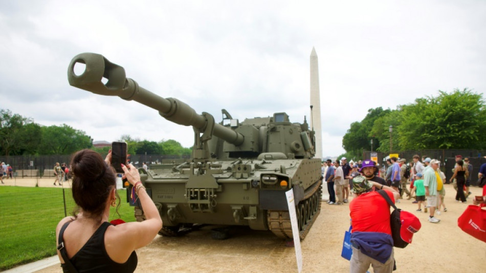 Protestos contra Trump antes de desfile militar marcado por ataque a congressistas