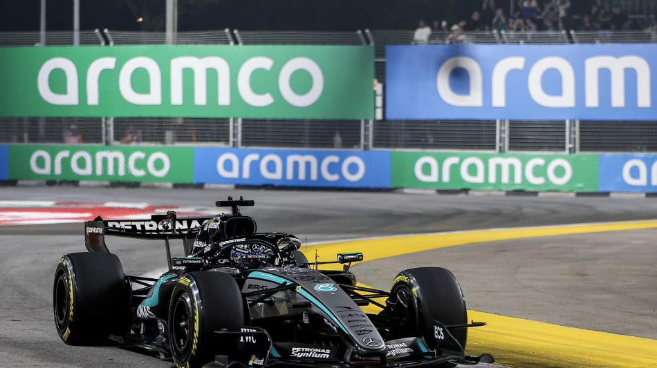  Sprint a Singapore, Russell a muro al 2/o giro mentre era in testa 
