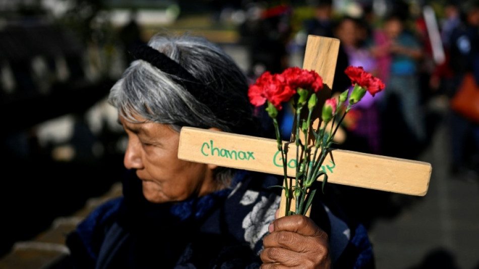  Guatemala anuncia un plan para localizar a miles de desaparecidos durante la guerra civil 