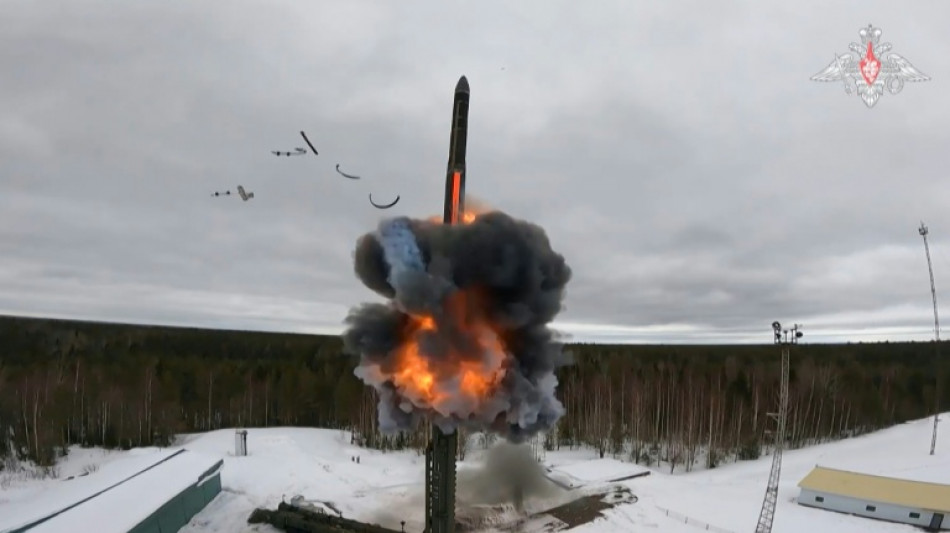 El mundo se enfrenta a una nueva carrera armament&iacute;stica nuclear, advierte el SIPRI 