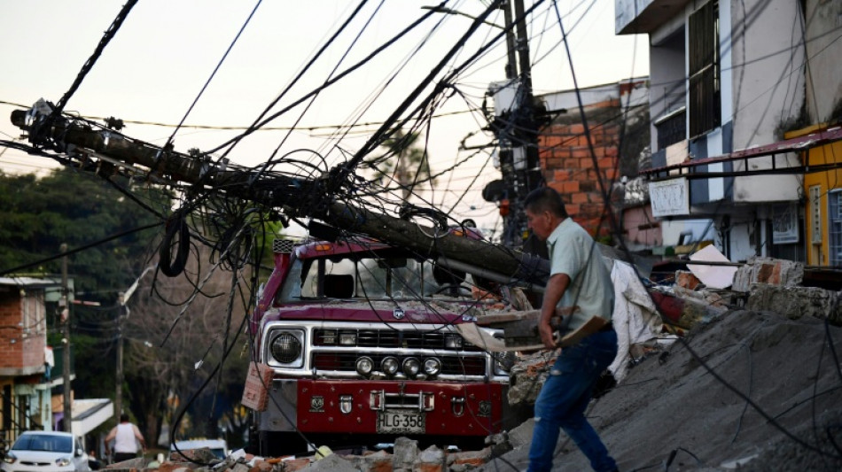  Resgates na Col&ocirc;mbia entram em 'fase final' ap&oacute;s forte terremoto 