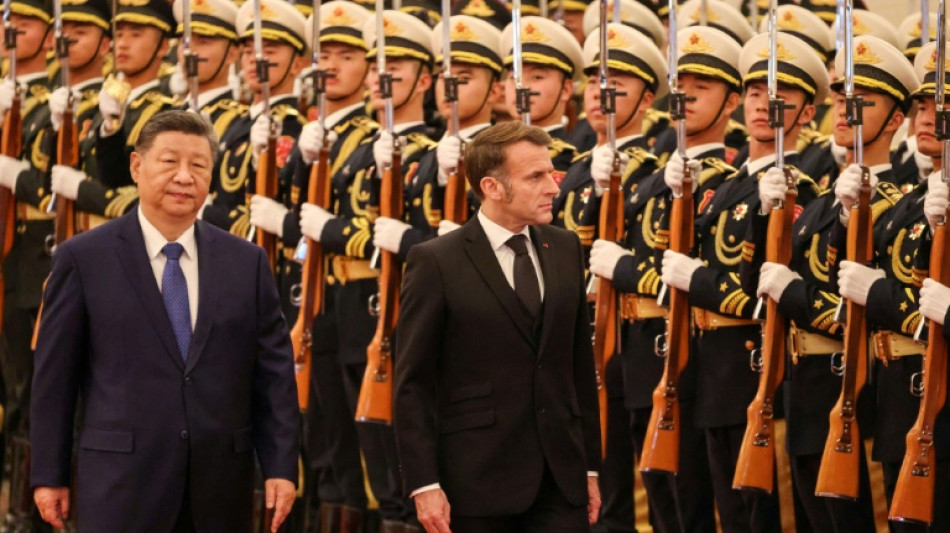Ukraine, commerce... Macron presse Xi, qui refuse toute responsabilité dans la guerre