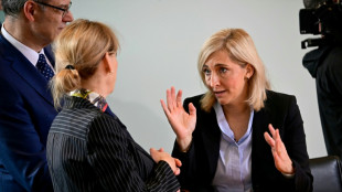 Bundeskabinett beschlie&szlig;t Sparma&szlig;nahmen zur Stabilisierung der Kassenbeitr&auml;ge