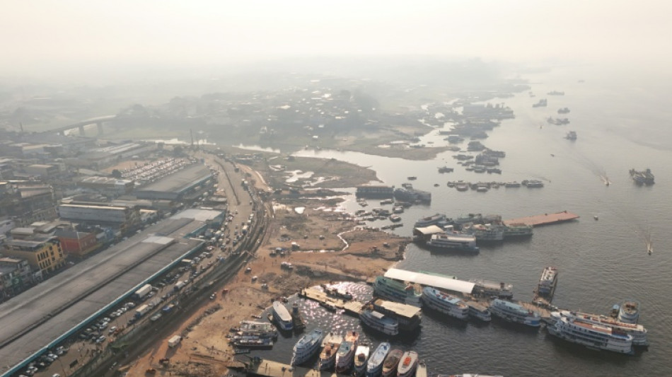  Fuma&ccedil;a de inc&ecirc;ndios leva Manaus a fechar escolas 