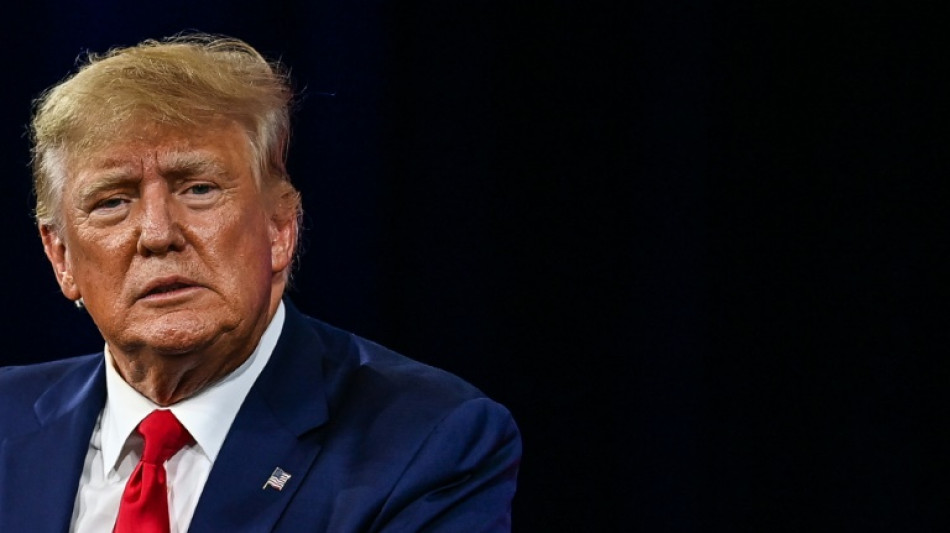 Entendu &agrave; New York sur ses pratiques fiscales, Trump garde le silence