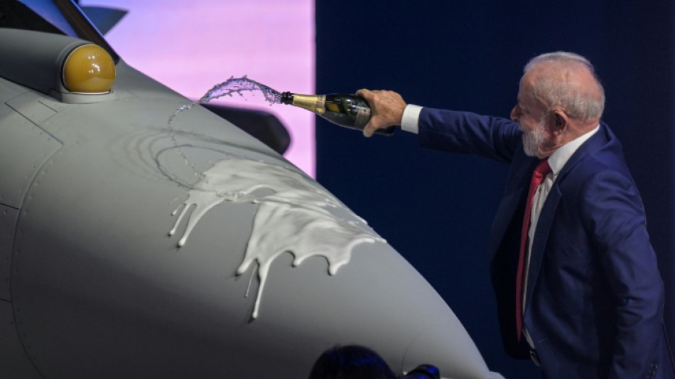  Brasil apresenta seu primeiro ca&ccedil;a supers&ocirc;nico fabricado no pa&iacute;s 