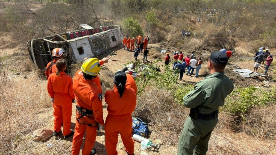  Acidente de &ocirc;nibus com romeiros deixa 15 mortos em Alagoas 
