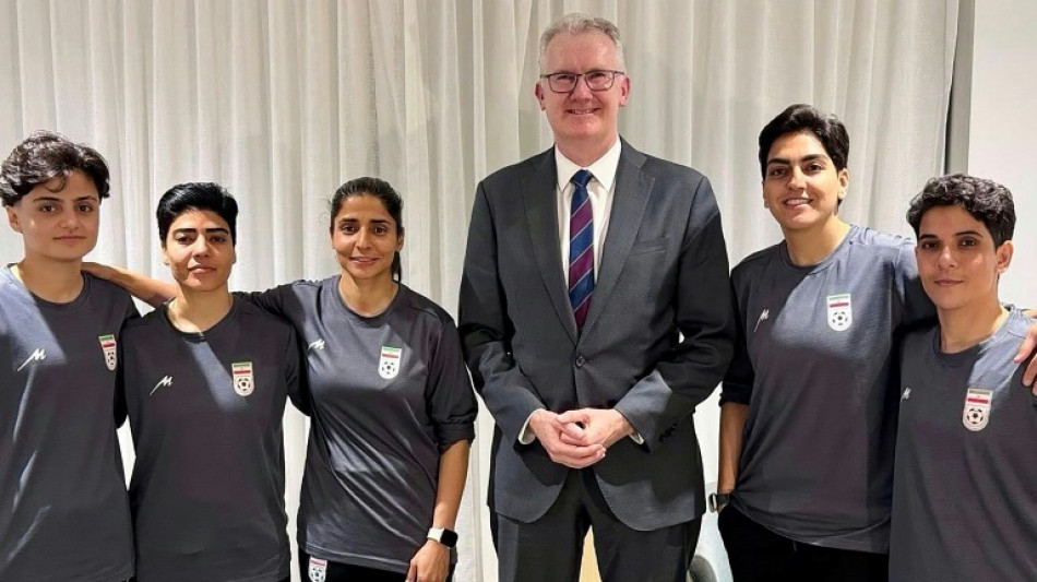  Dos exfutbolistas iran&iacute;es asiladas se declaran "orgullosas" de hacerse australianas 