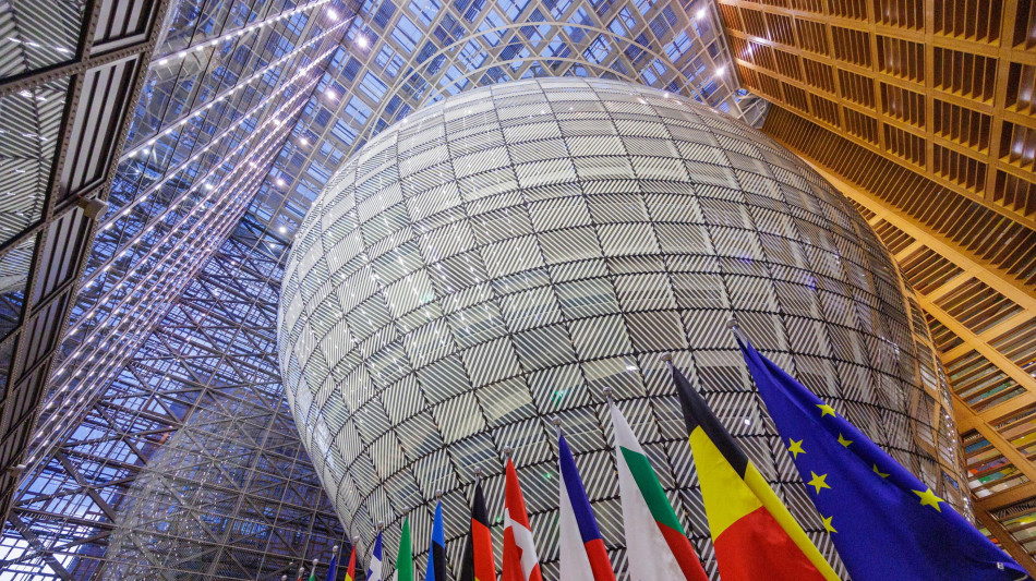 Ue, 'in contatto con Kiev, da Mosca nessun segnale di pace'